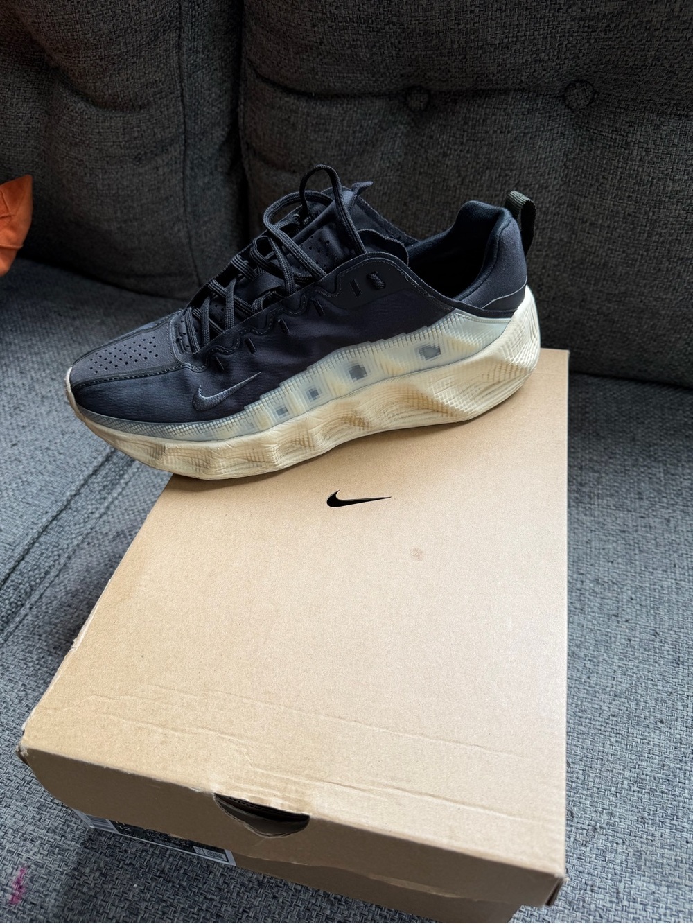 Men Nike  Black and Tan Trail Sneakers - Picture 3 of 6